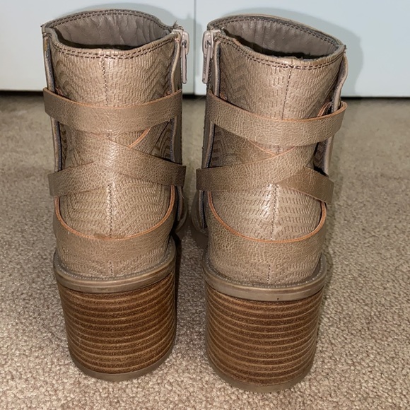 Tan booties - Picture 3 of 5